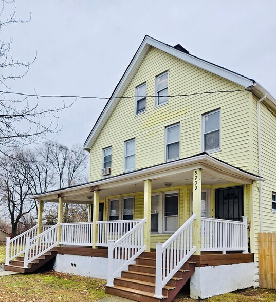 Building Photo - 9202 Edmunds Ave