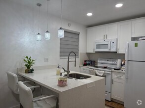 Building Photo - 2024 SE 27th Dr