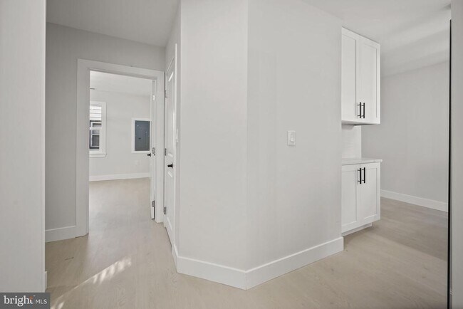 Building Photo - 821 S Woodlynn Rd