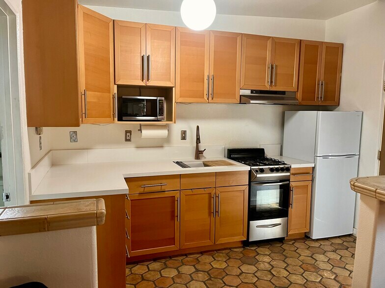 Building Photo - 3334 55th St