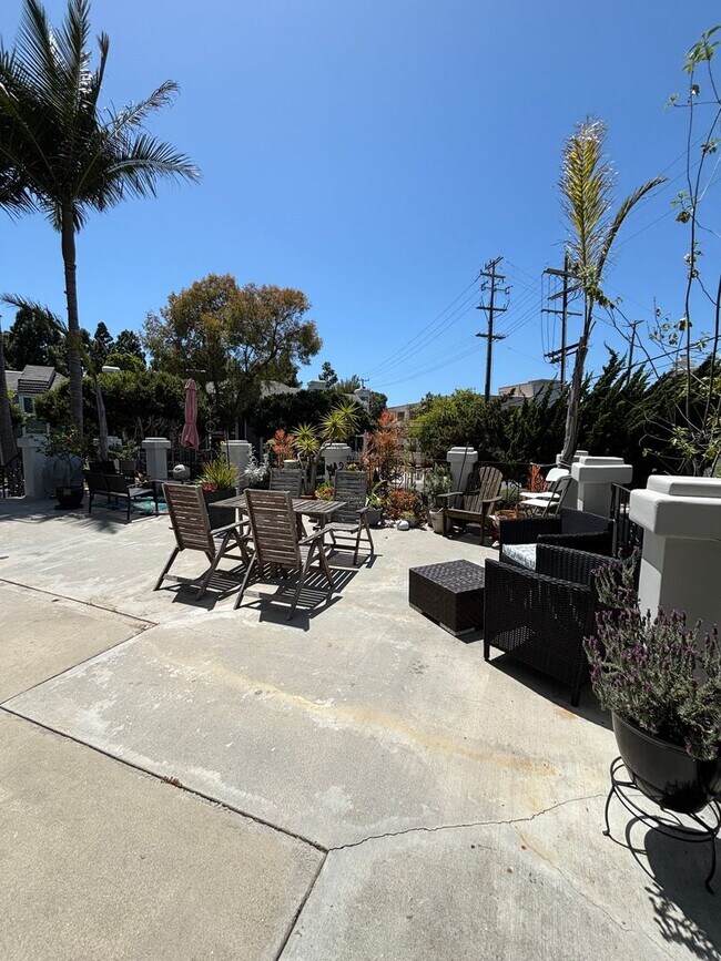 Building Photo - 1 Bed Apartment in Prime Playa Del Rey -  ...