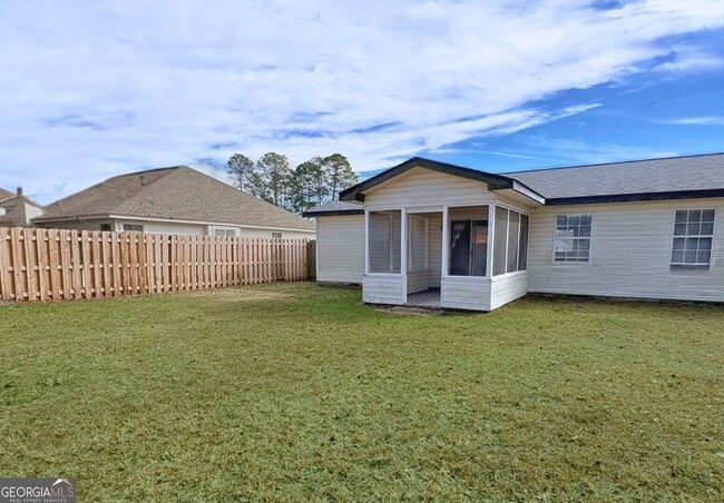 Building Photo - 1108 Sussex St