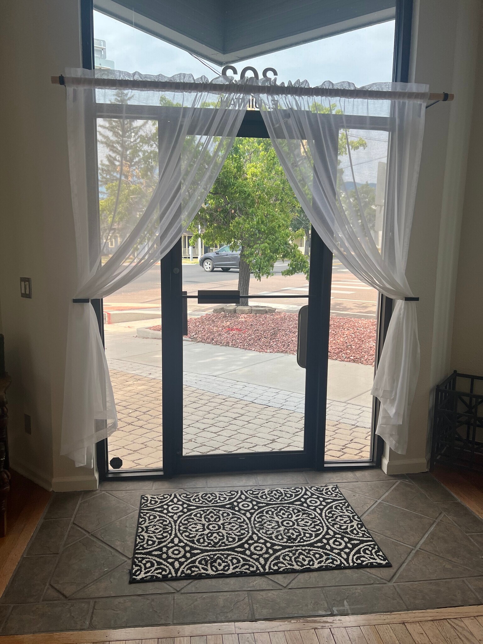 Inside of front door - 302 E Uintah St