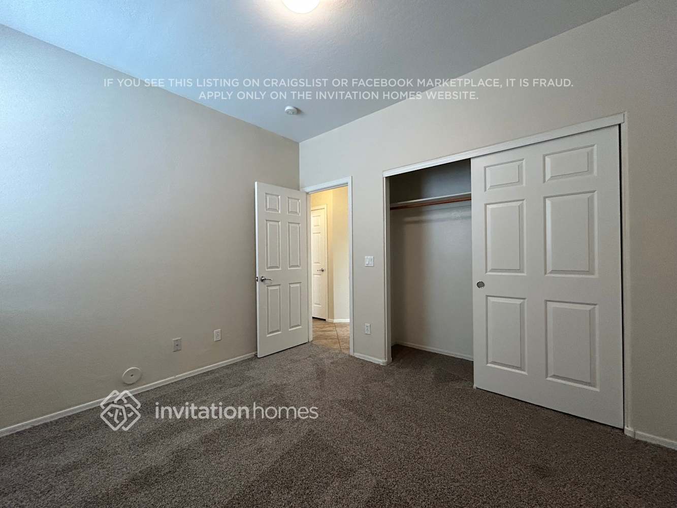 Building Photo - 10235 W Hilton Ave