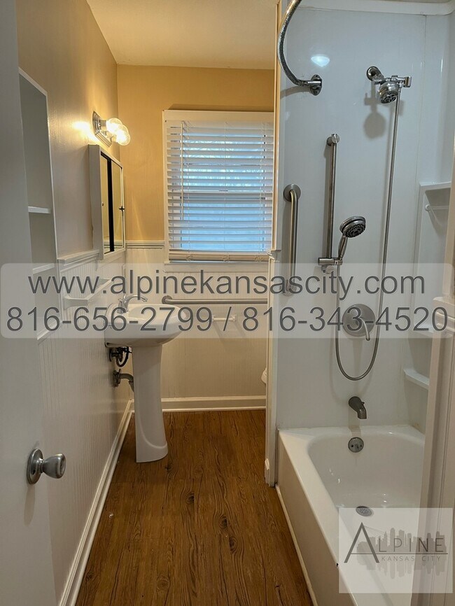 Building Photo - Spacious One Level Home on HUGE LOT!