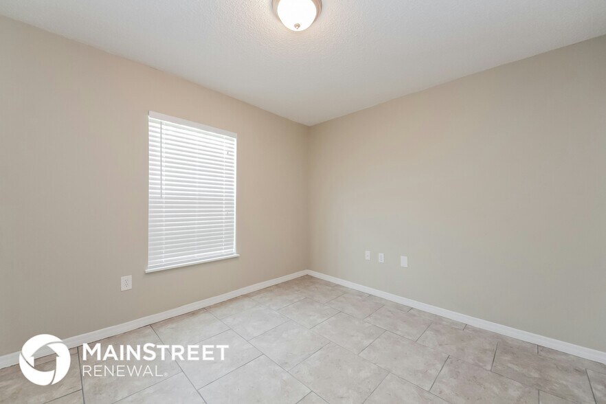 Building Photo - 945 Delano Ct