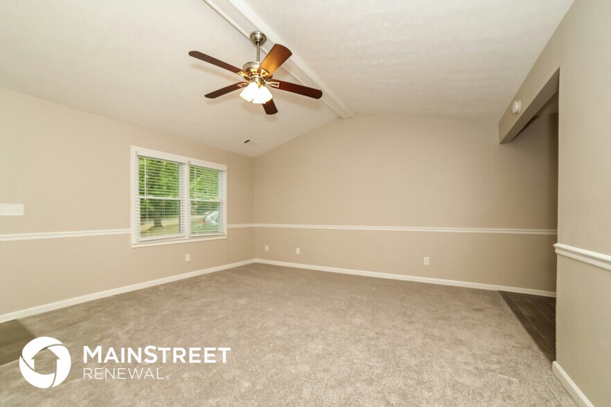 Building Photo - 8218 Lakeview Dr SW