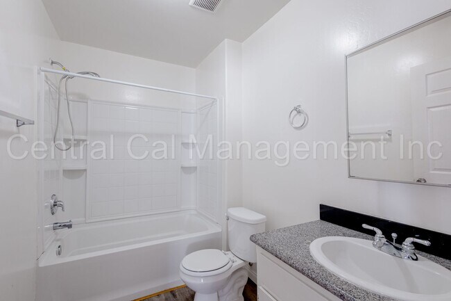 Building Photo - 130 8th St