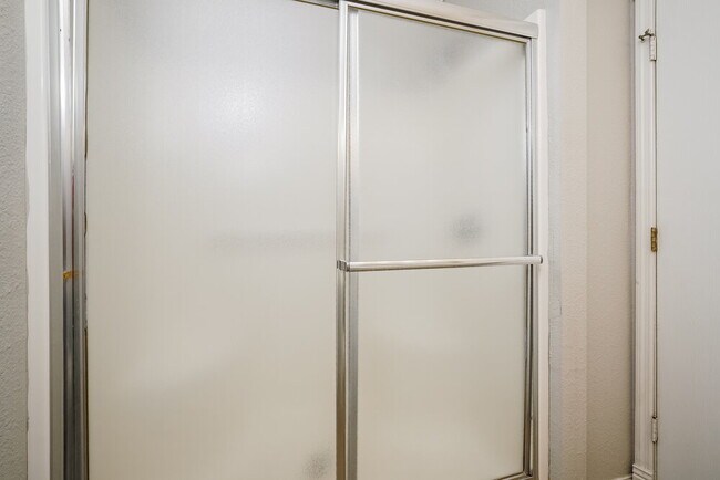 Building Photo - 1653 Farm Meadow Dr