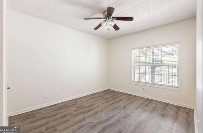 Building Photo - 1250 Parkwood Cir SE