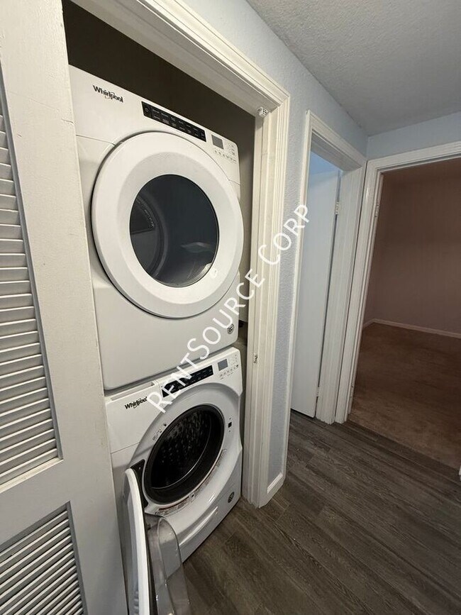 Building Photo - 27616 Susan Beth Way