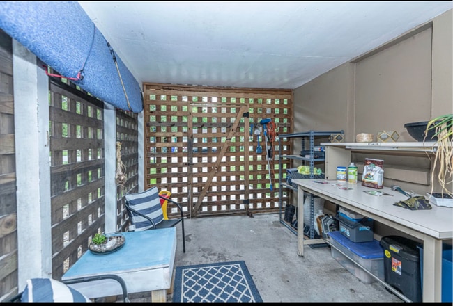 Building Photo - 712 Tahoe St