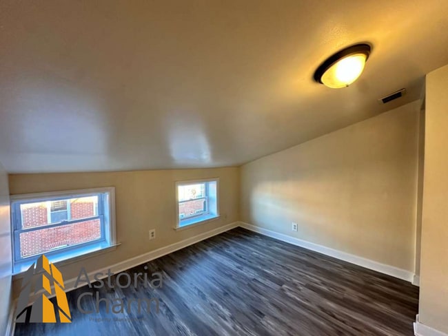 Building Photo - Move in by March 31st - Pick your move in incentive: A TV, 1 month free on a 13th month lease, or...