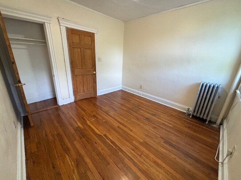 Building Photo - 360 Riverway