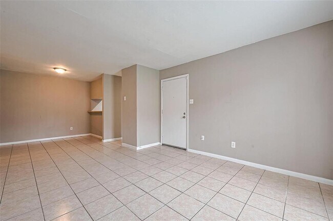 Building Photo - 9090 S Braeswood Blvd