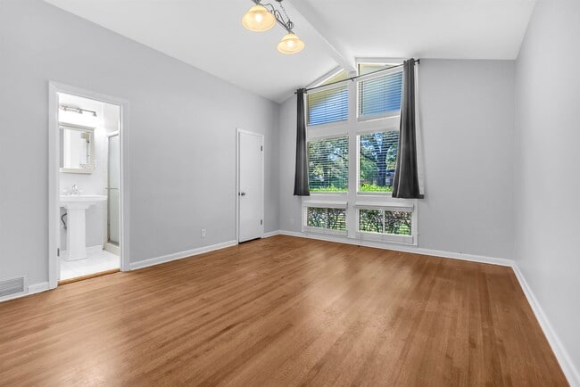 Building Photo - 1130 Wheaton St