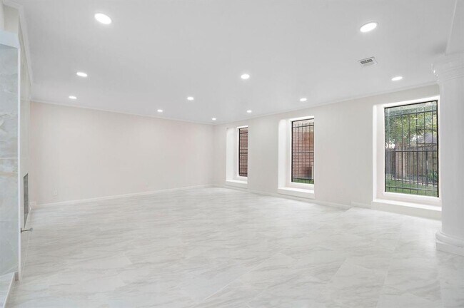 Building Photo - 1111 Potomac Dr