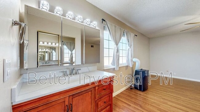 Building Photo - 848 Sprucewood Ct
