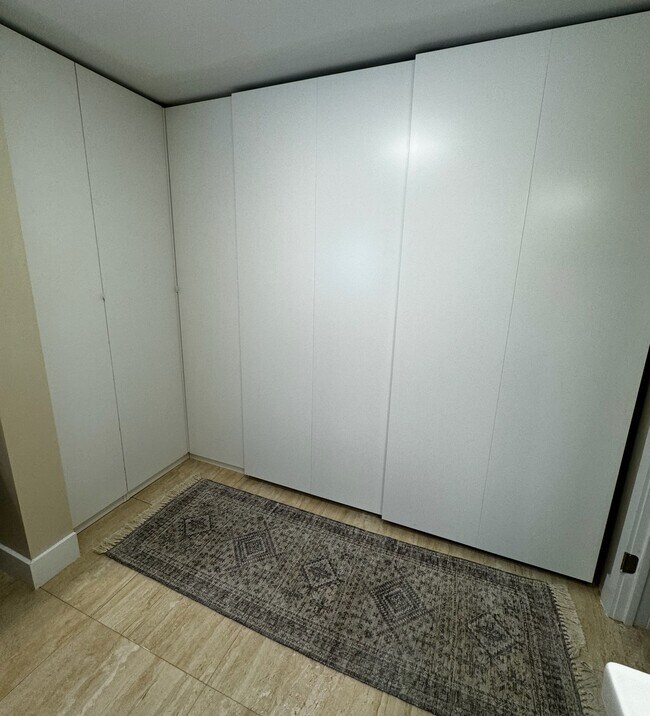 Building Photo - 5520 Coach House Cir