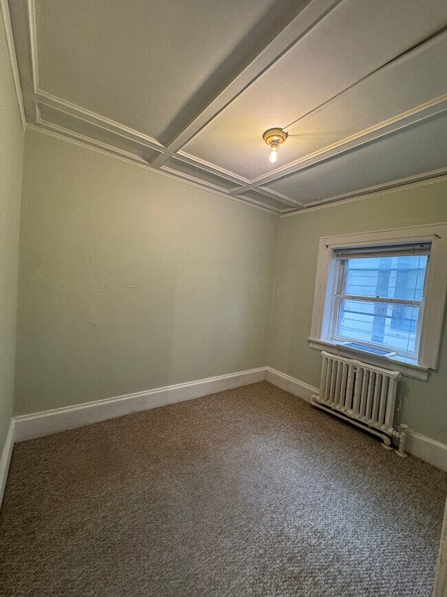 Building Photo - 169 Paddock St