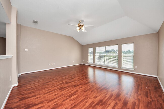 Building Photo - 1631 Mustang Crossing