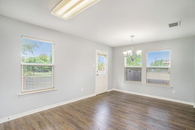 Building Photo - 2421 Gabriel Dr