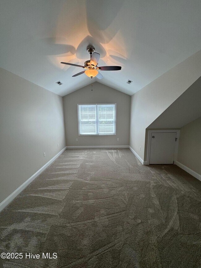 Building Photo - 15 Elk Ridge Ln