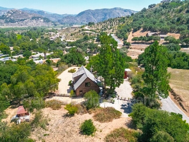 Building Photo - 2689 Daisy Ln