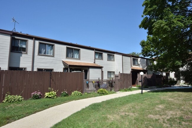 Building Photo - 8309 N 107th St