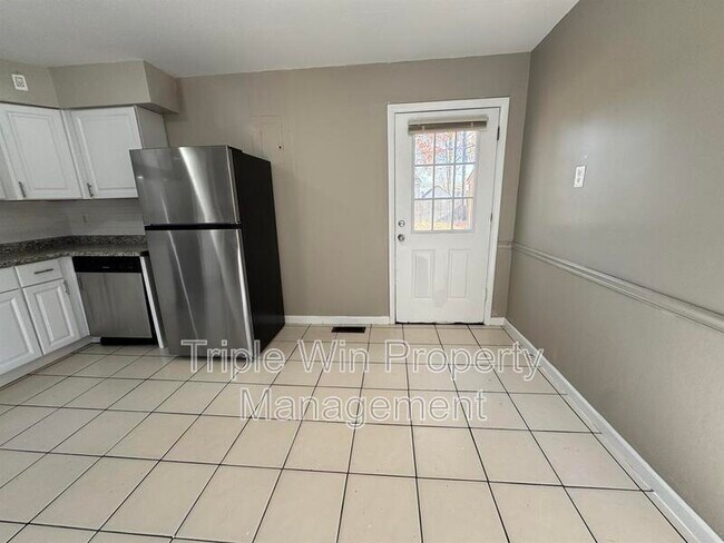 Building Photo - 1630 Kay Dr