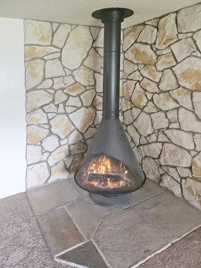 Building Photo - 2bed/1bath Edgewood Duplex*****COMING SOON***