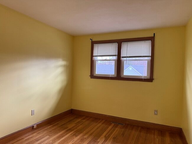 Building Photo - 7 Lee St