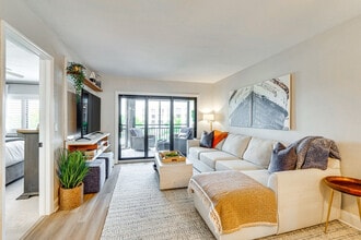 Building Photo - 4263 Bay Beach Ln