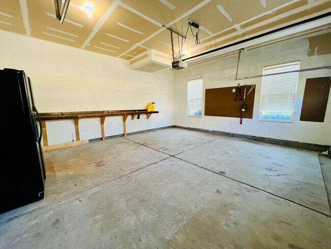 Building Photo - 4818 Summerside Dr