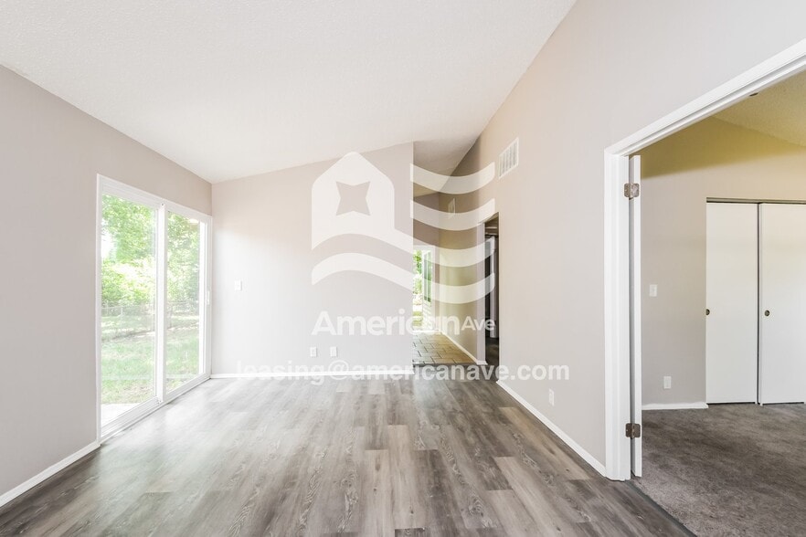 Building Photo - 1353 Green Pasture Dr