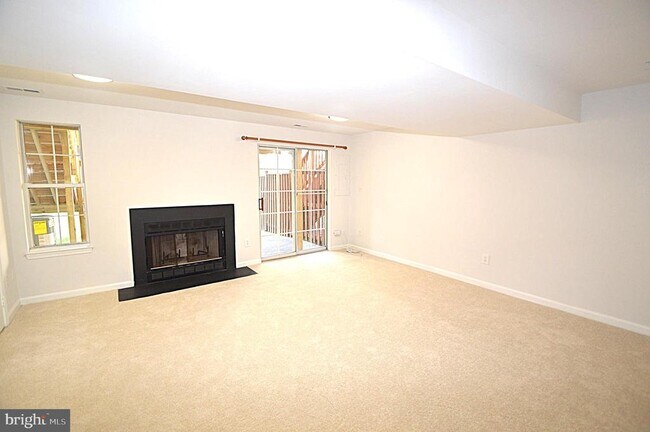 Building Photo - 13510 Nickleback Ct