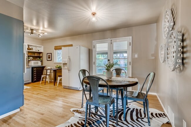 Building Photo - 6047 Independence St