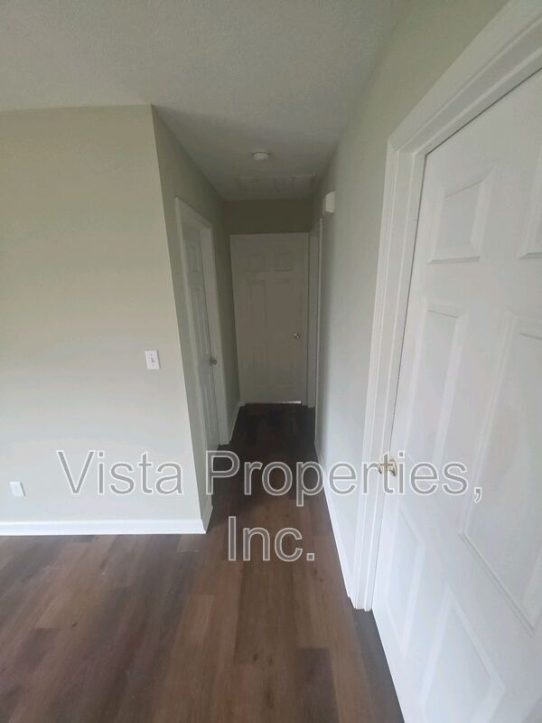 Building Photo - 6917 Colrain Cir