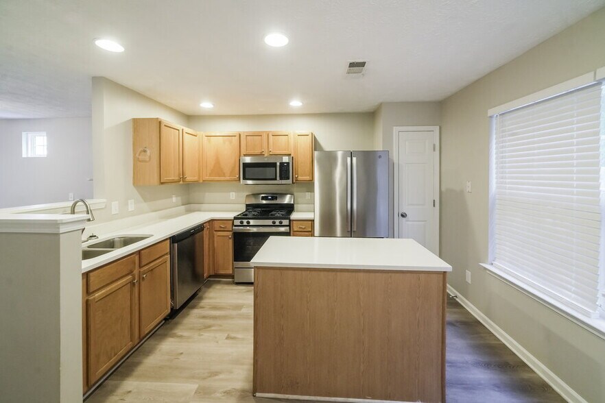 Building Photo - 128 Oak Grove Pl