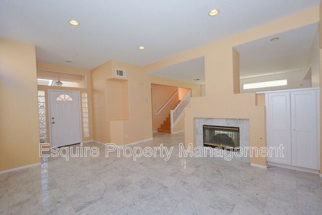 Building Photo - 93 Azusa Ave