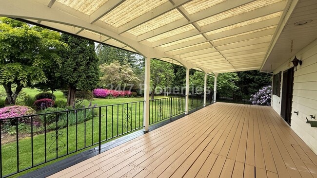Building Photo - Sprawling 5 BD | 3 BA with Basement - Gresham