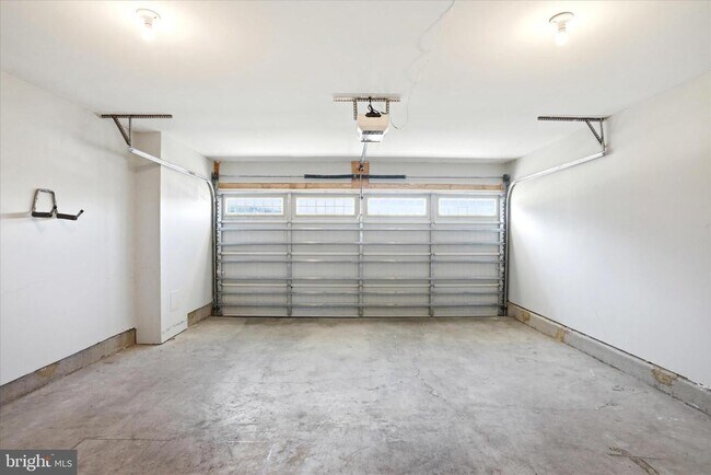 Building Photo - 166 Trout Lily Dr