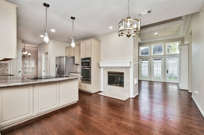 Building Photo - 1506 Forest Home Dr