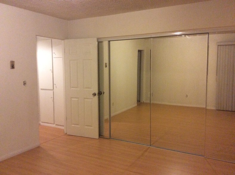 Building Photo - 12600 Fonthill Ave