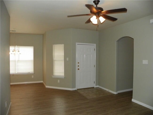 Building Photo - 135 Marvin Cove