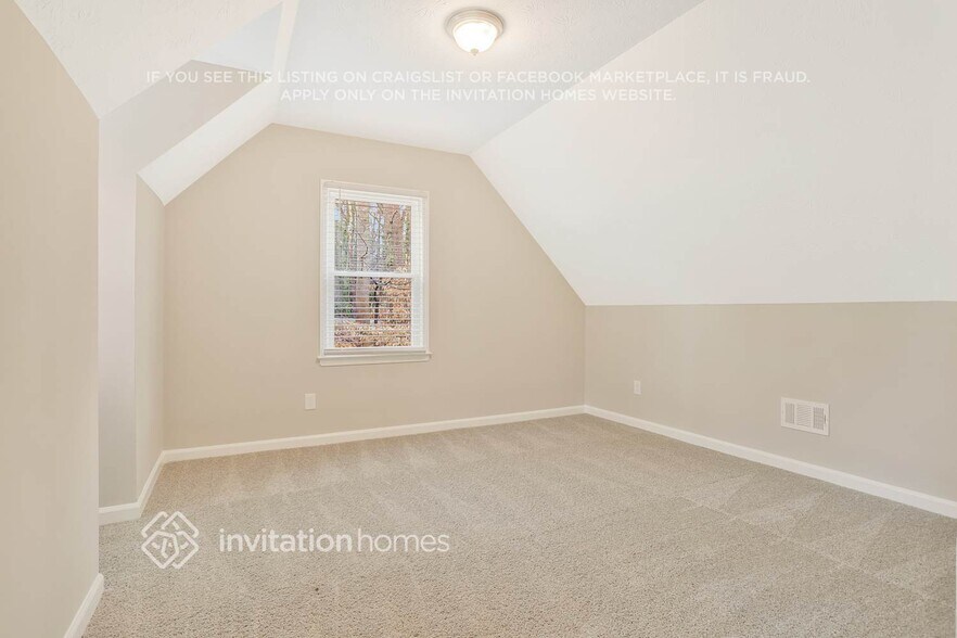 Building Photo - 1648 Roman Point Dr