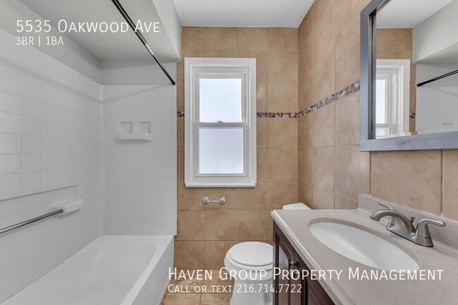 Building Photo - 5535 Oakwood Ave