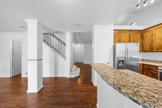 Building Photo - 12800 Meehan Dr