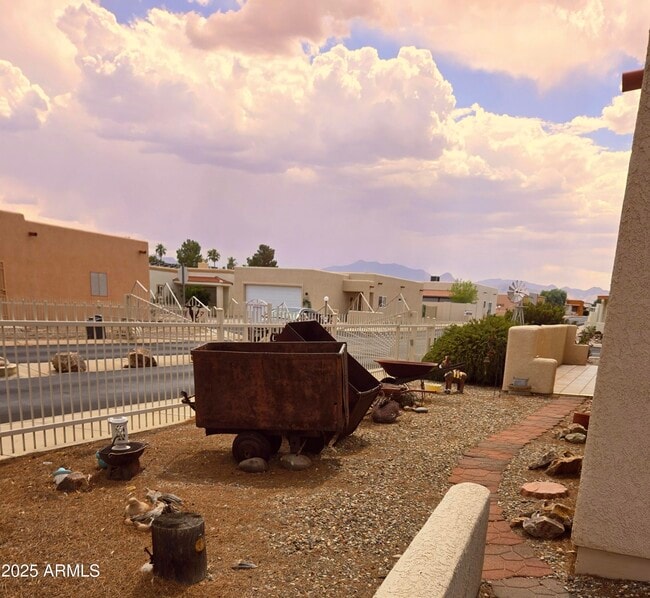 Building Photo - 383 S Taylors Trail