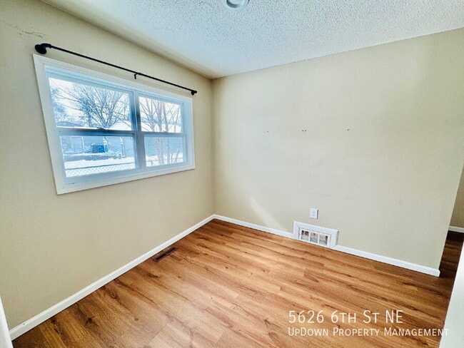 Building Photo - 5626 6th St NE